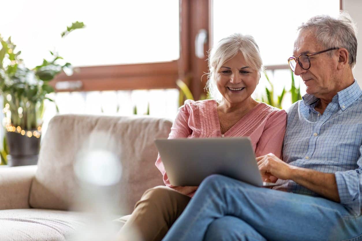 Senior clients using advice tech Senior clients using advice tech
